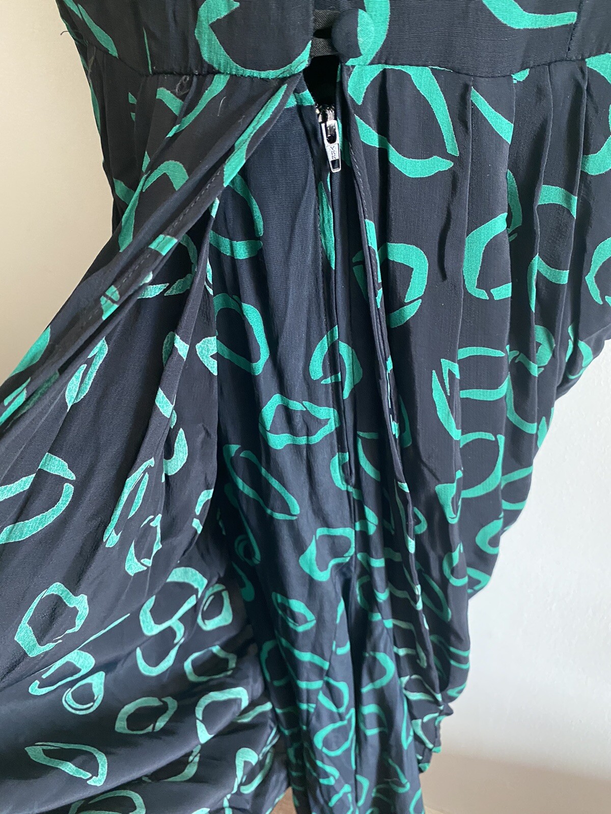 VTG 80’s Toury Dress Black Teal Geometric Overskirt SS Button, Zip Front 6 Rayon