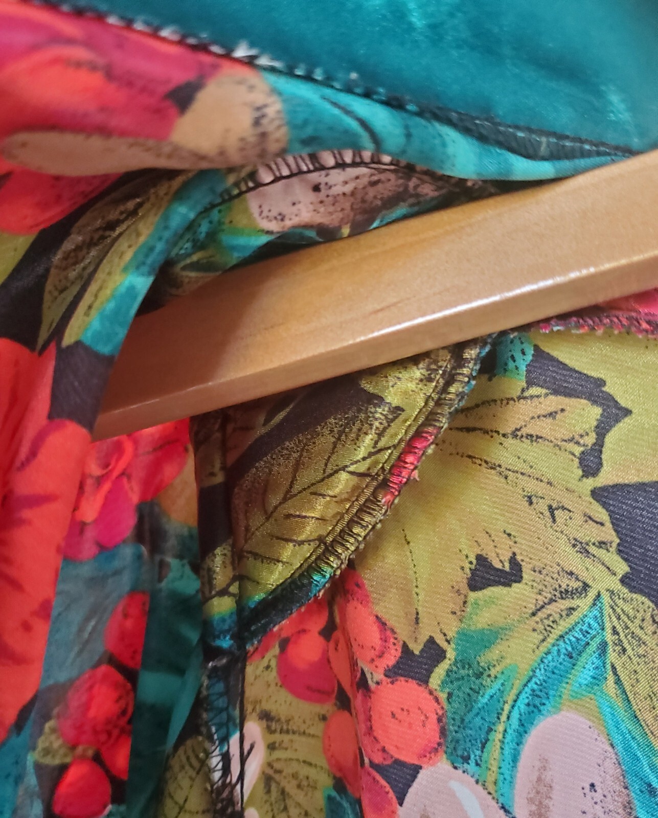 Vntg Kathryn 'Silky’ Teal Multi Floral Loungewear, Medium