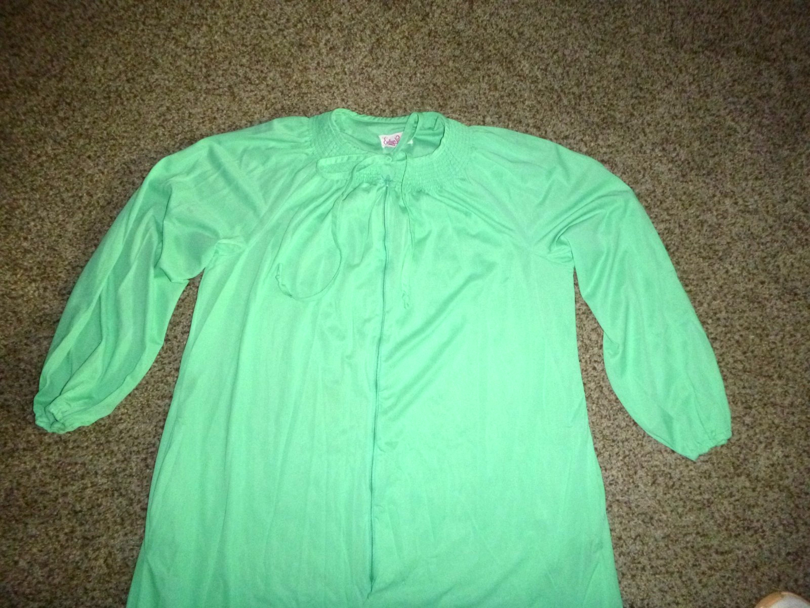 Vintage 70’s Evelyn Pearson Mint Green Half Zip Nylon Robe Nightgown Smocked M/L