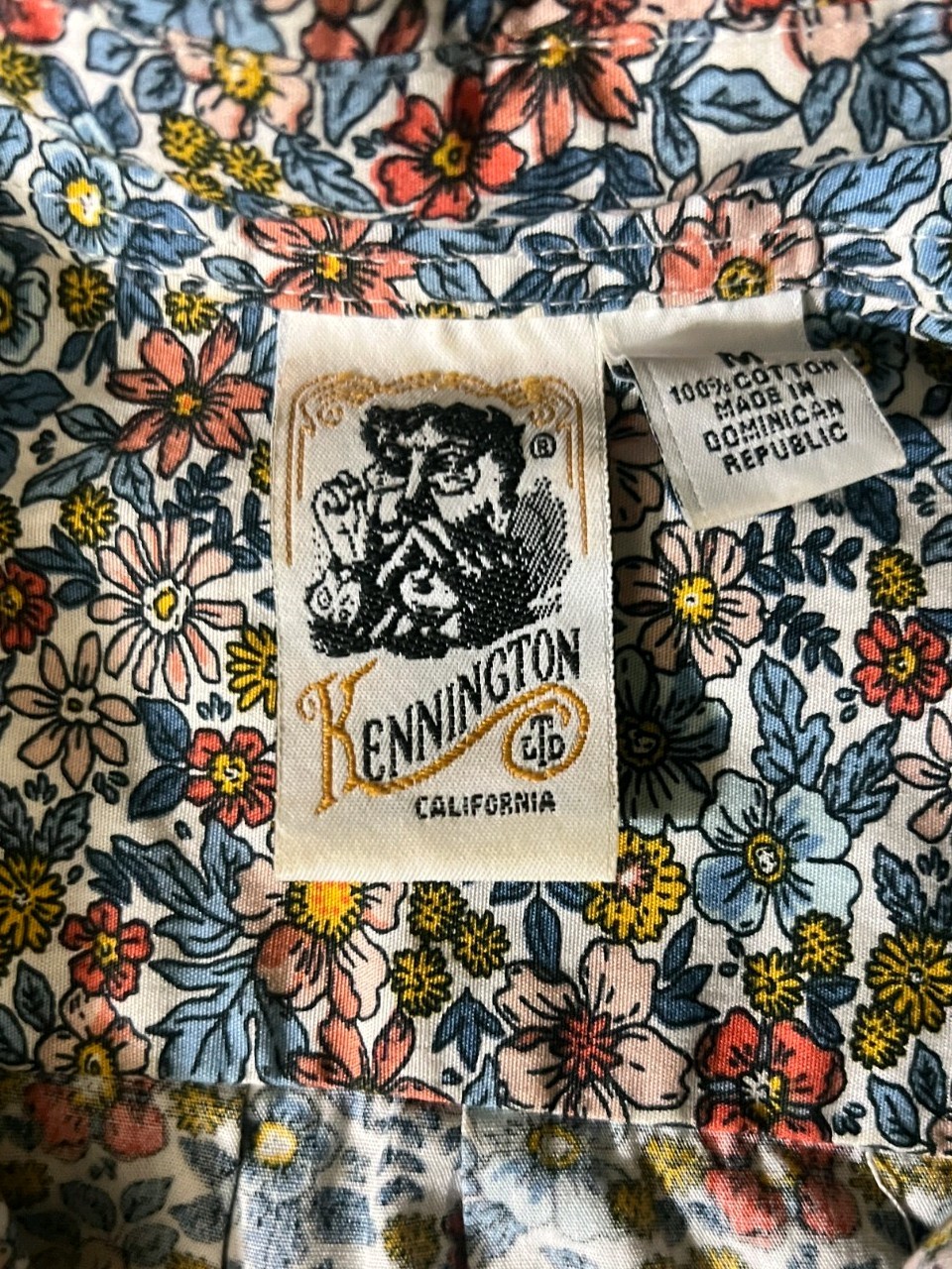 Kennignton LTD California Vintage 70s Floral Women’s Button Up Top With Pocket M