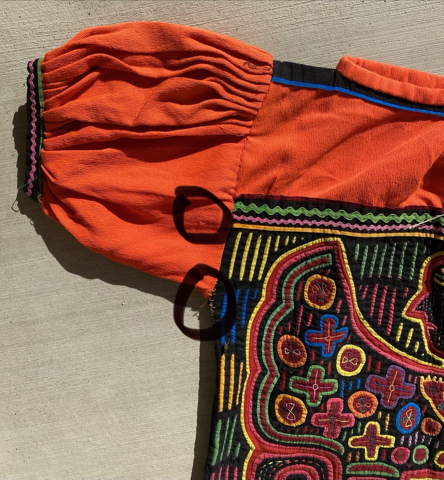 Vintage Kuna Mola Blouse Reverse Applique Winged Figure Panama Folk Art Top