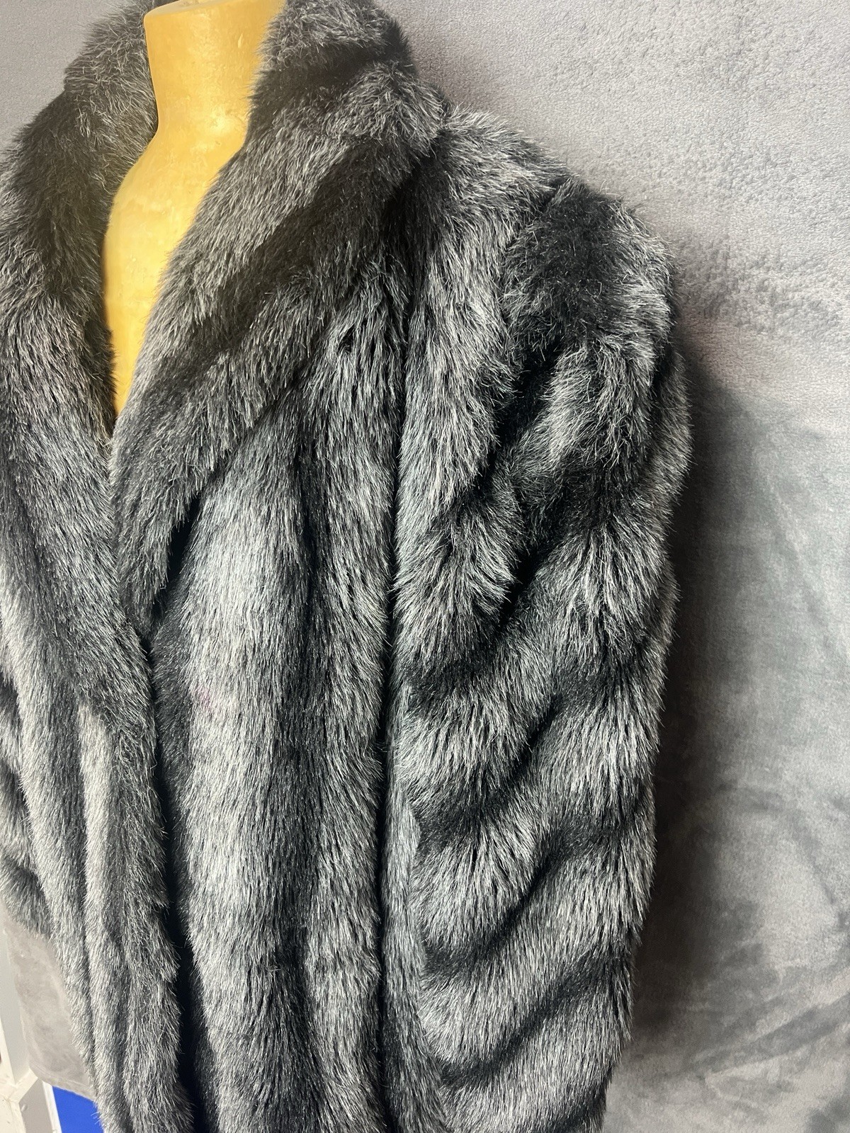 Faux Raccoon Fur Coat Vintage Gray Black Striped Shaggy Winter Jacket – Size?