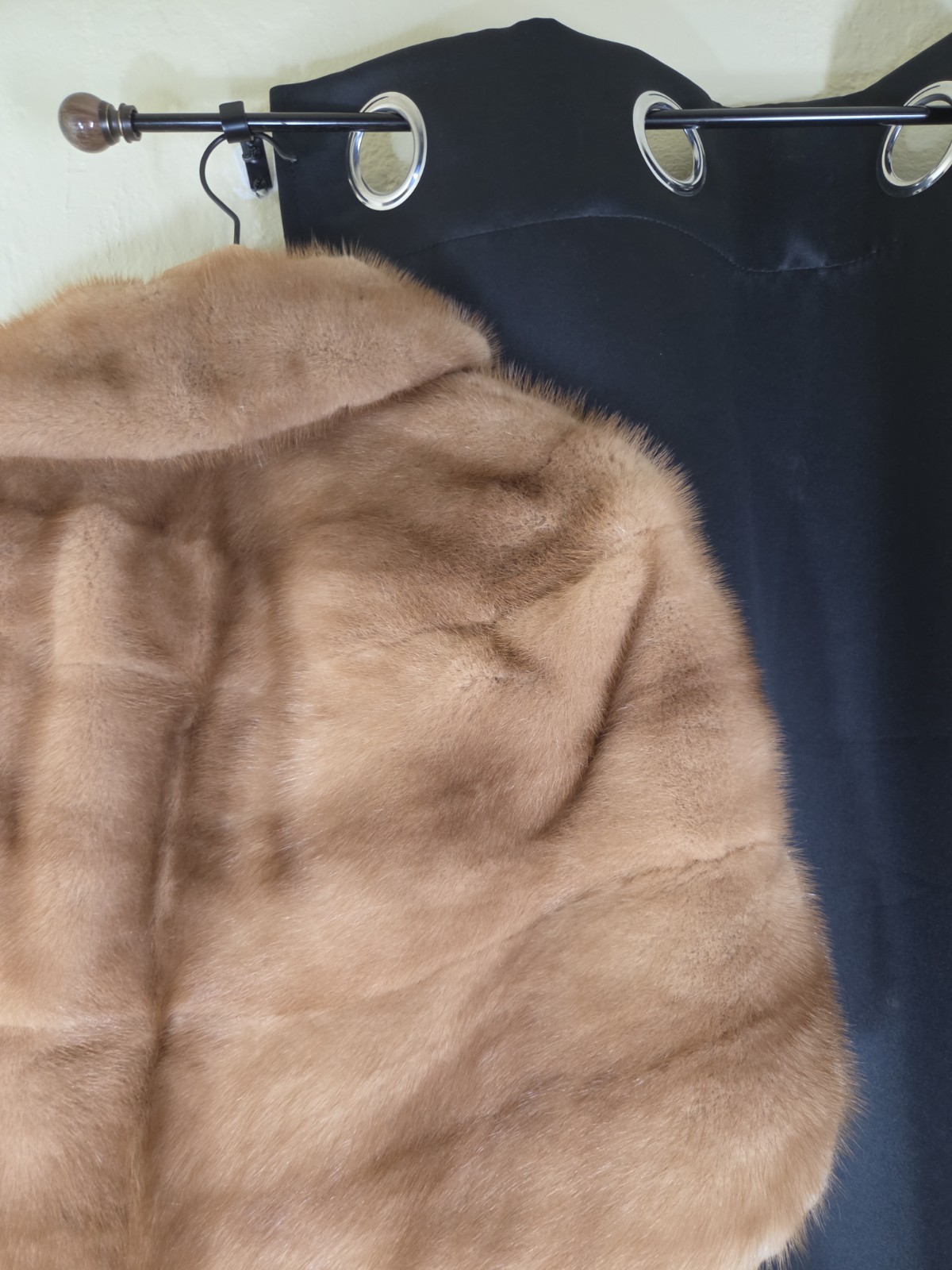 Vintage 70s The Fur Salon Women’s Tan Genuine Mink Fur Coat Mob Wife Old Money