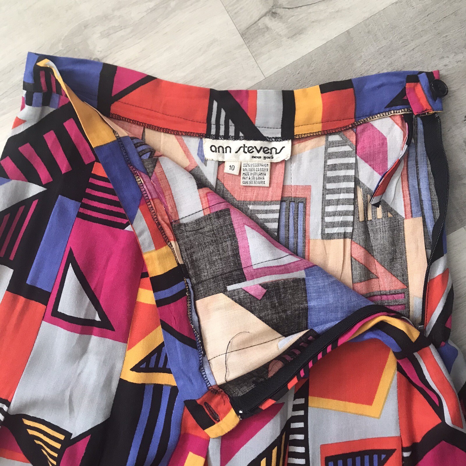 VTG Small Geometric Mod Abstract Art To Wear 80’s Colorful Picasso Artsy Vibrant