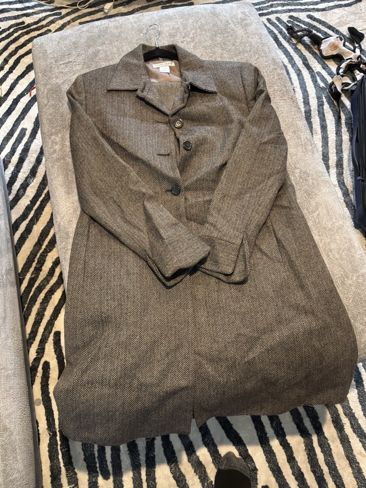 Harvé Benard & Jillian Jones Wool Lambswool Brown Beige Skirt Suit Size 12