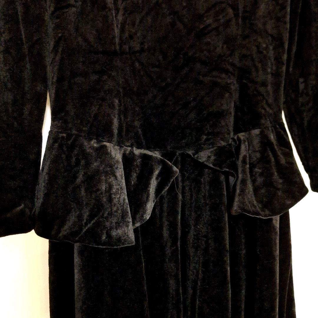 Impromptu Black Velvet Dress Long Sleeve Peplum Waist Lace Collar Victorian Sz 8