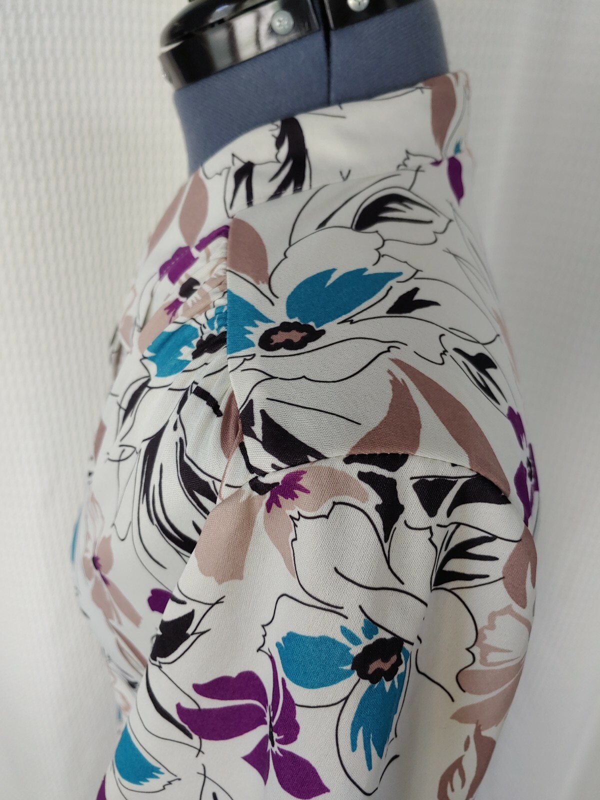 Vintage Cricket Lane Cream Button Down Top with Tan/Purple/Teal Florals Sz 12
