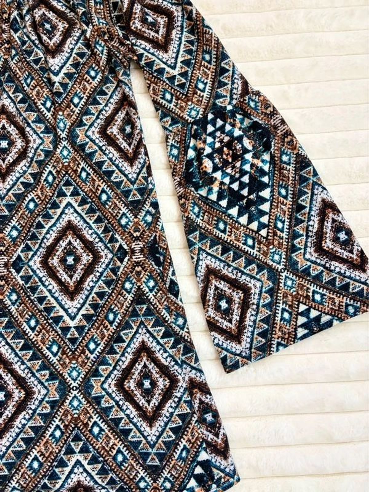 Win Win Off Shoulder Top L/XL Blue Brown Geometric Tunic Bell Sleeve Boho Blouse
