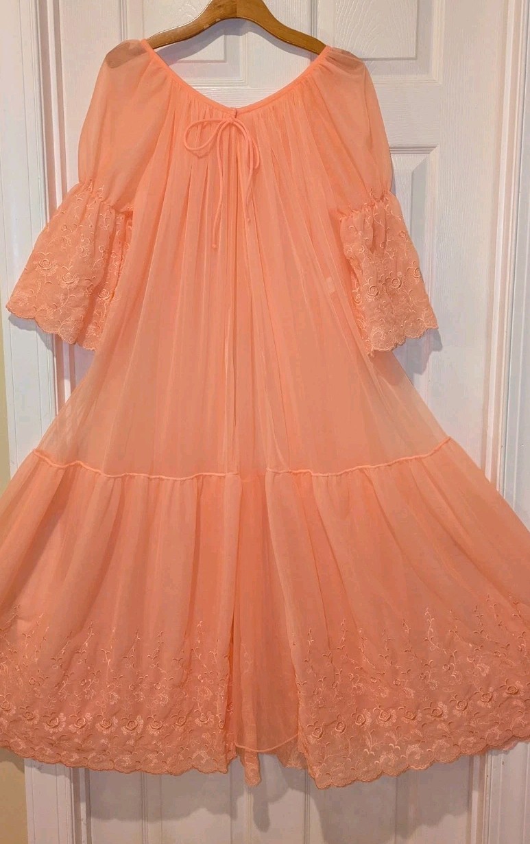 Vtg 50s Jenelle of California DBL Chiffon Sheer Ruffles Peach Robe Sz Petite