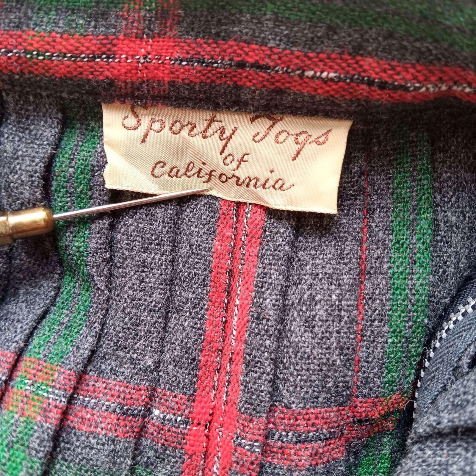 True Vintage Skirt Pleated 27W 1950s Shadow Plaid Sock Hop Wool Atomic 27″ Small
