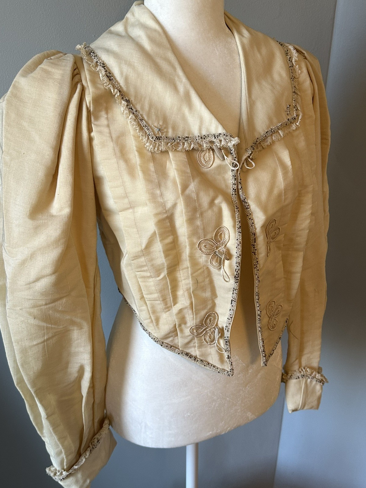 Antique Ladies 1890’s Linen Bicycle, Walking Suit Jacket, beautiful beading!