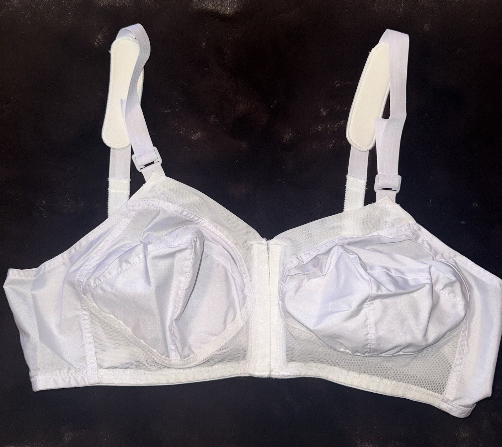 Vintage Exquisite Form Bra 40b Front Hook White Wireless