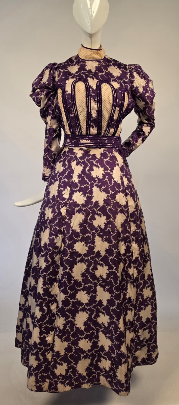 EARLY EDWARDIAN PURPLE + WHITE PRINT SILK DRESS W NET INSERTS + HIGH COLLAR