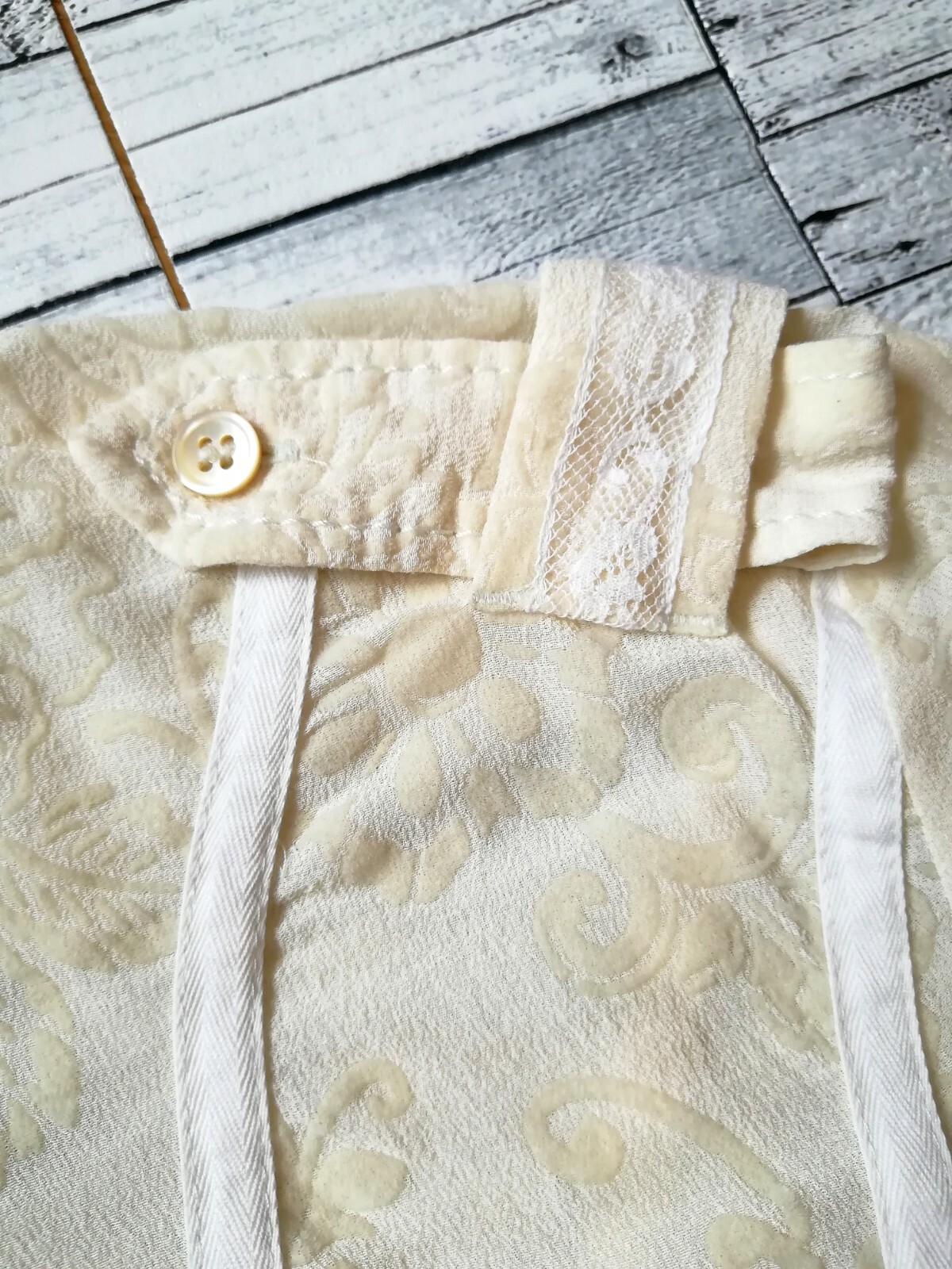 Vintage 90’s Marc Cain Woman Silk Blouse Chiffon Lace Shirt Ivory Buttons Size 4