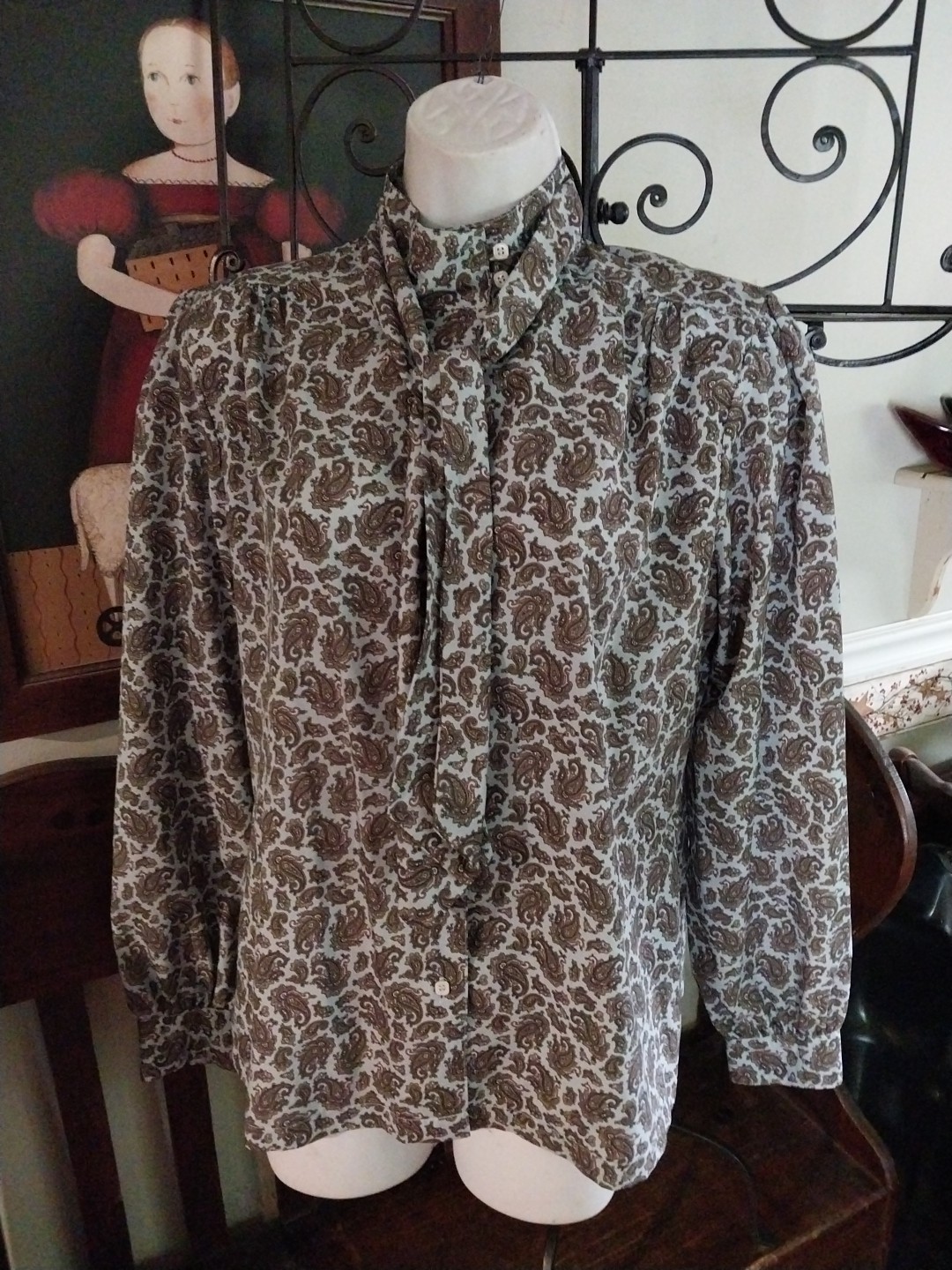 VINTAGE SHAPELY BLOUSE PAISLEY TIE NECK BUTTON FRONT SHIRT XL (16) HIGH NECK