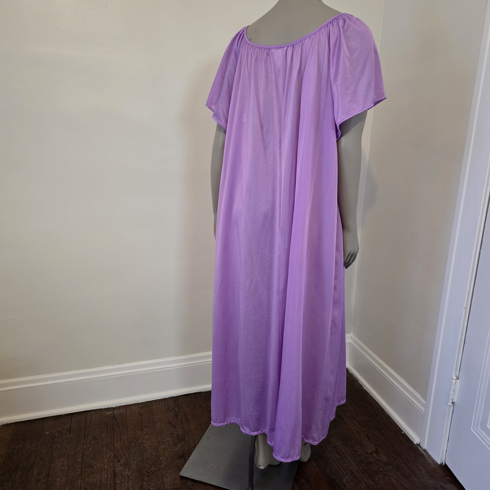 ILGWU Unionmade Purple Flutter Sleeve Full Length Nylon Nightgown B6-B8 Keyhole