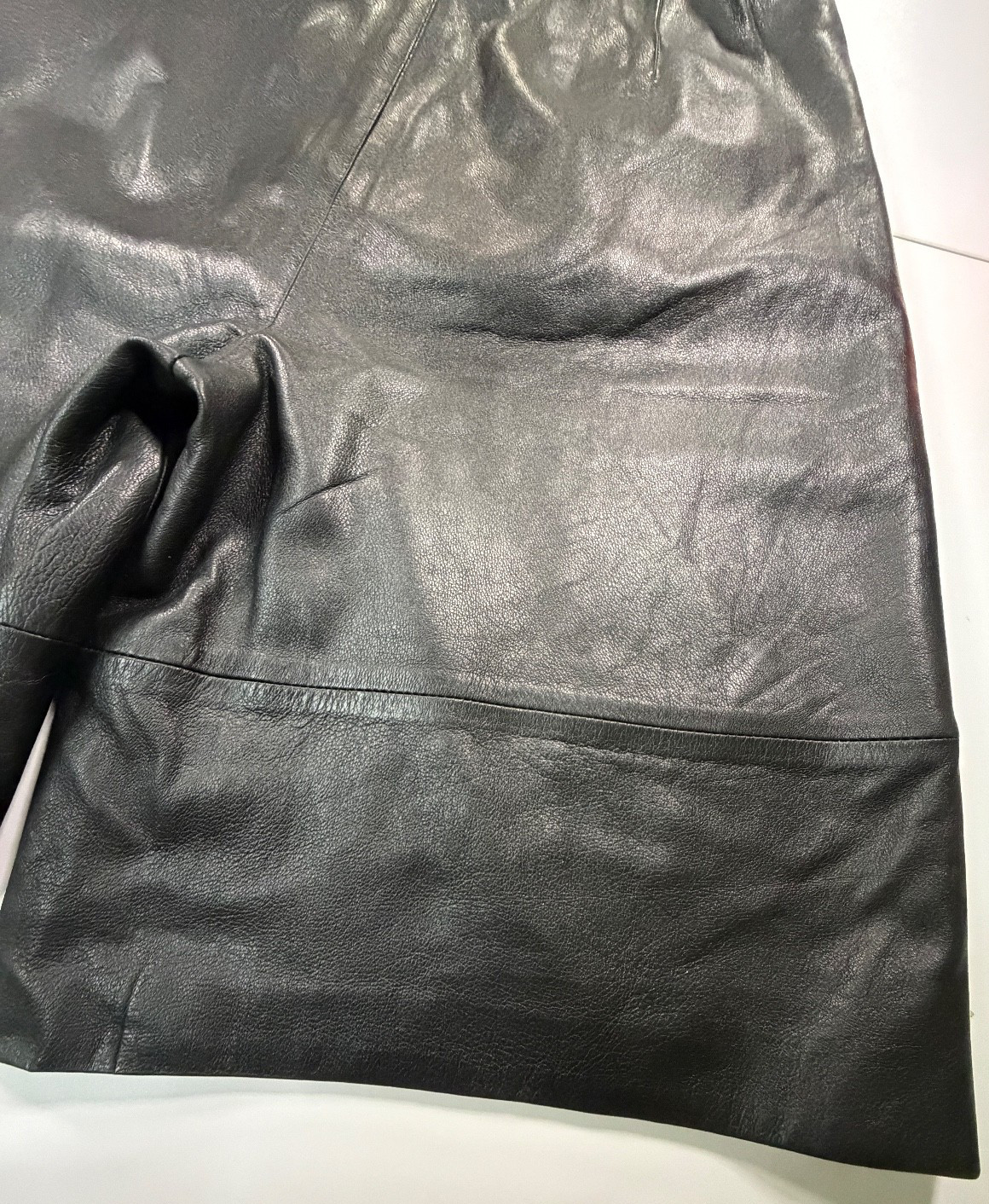 Vintage 80’s Lambskin Shorts Genuine Leather Black High-Waist Paneled Pleated 10