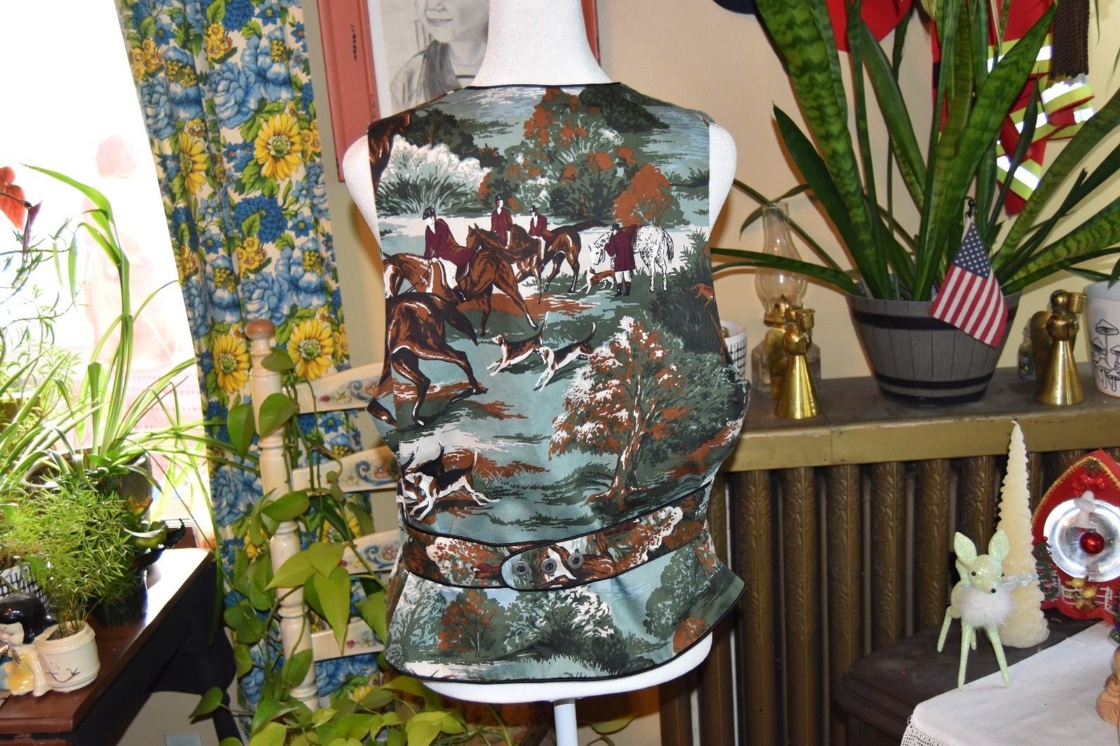 Vintage 80s Crazy Horse Liz Equestrian Vest The Hunt Button Back Size Medium