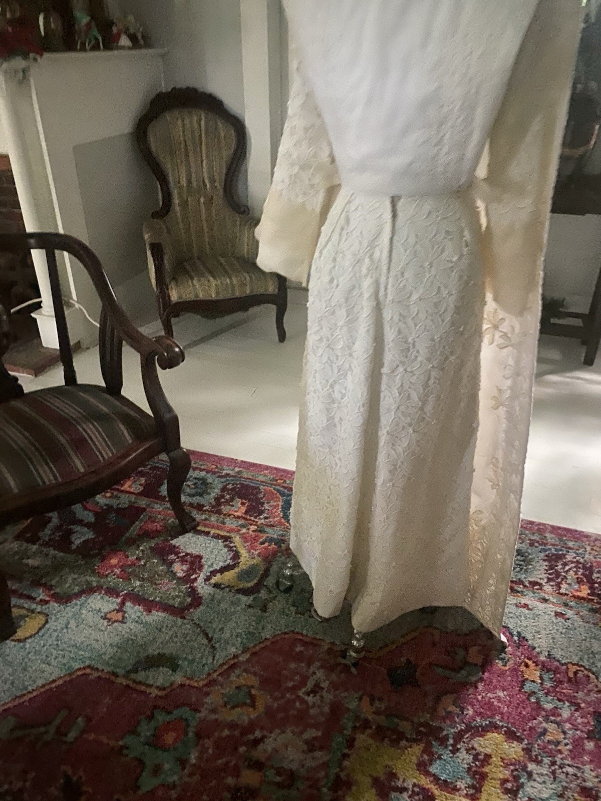 Vtg Soft White/Off White Embroid/Floral Handmade Wedding Dress W/Train-XS