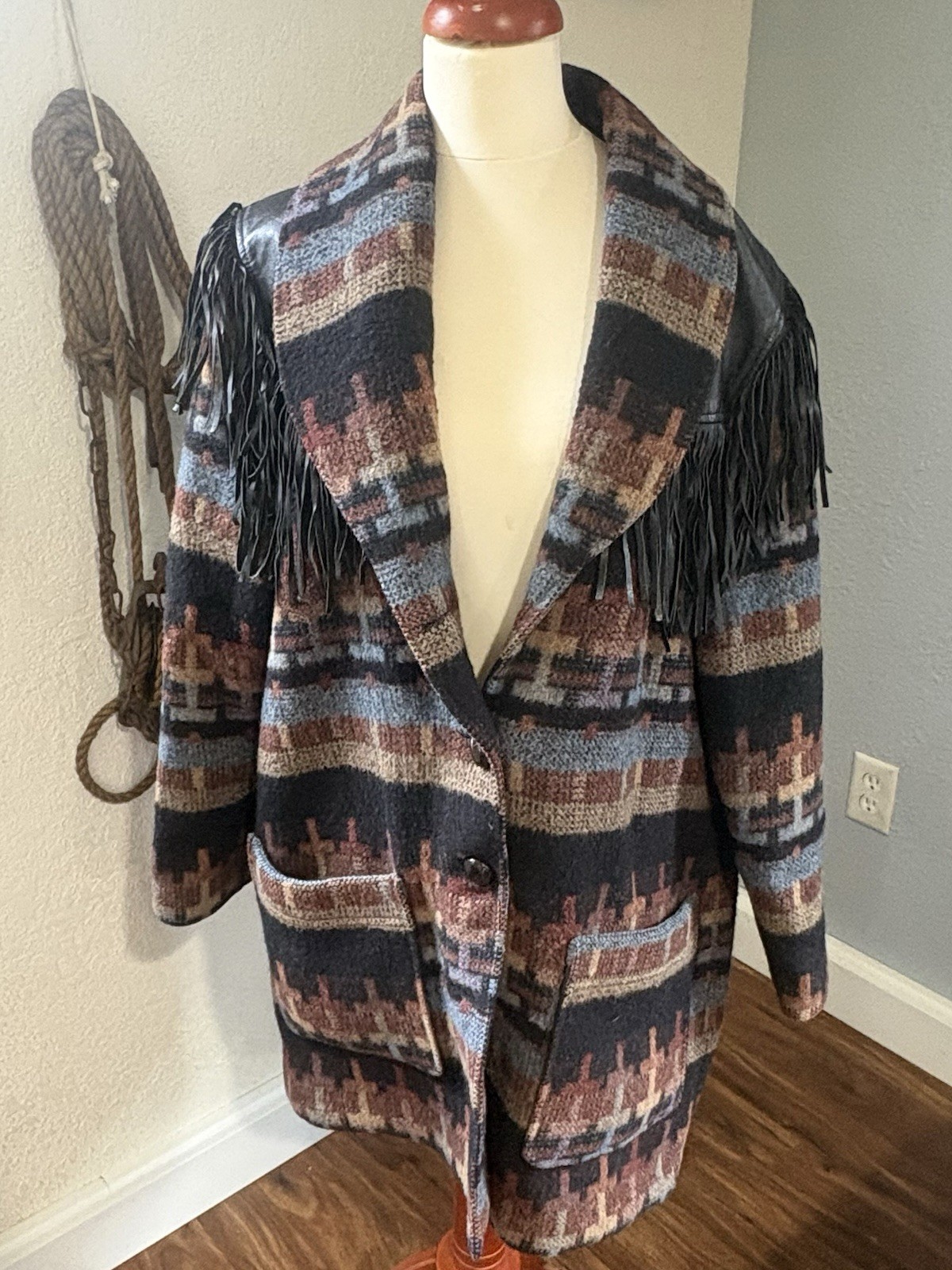 Vintage Pioneer Wear Southwestern Wool Blanket Coat Leather Fringe Jacket USA M