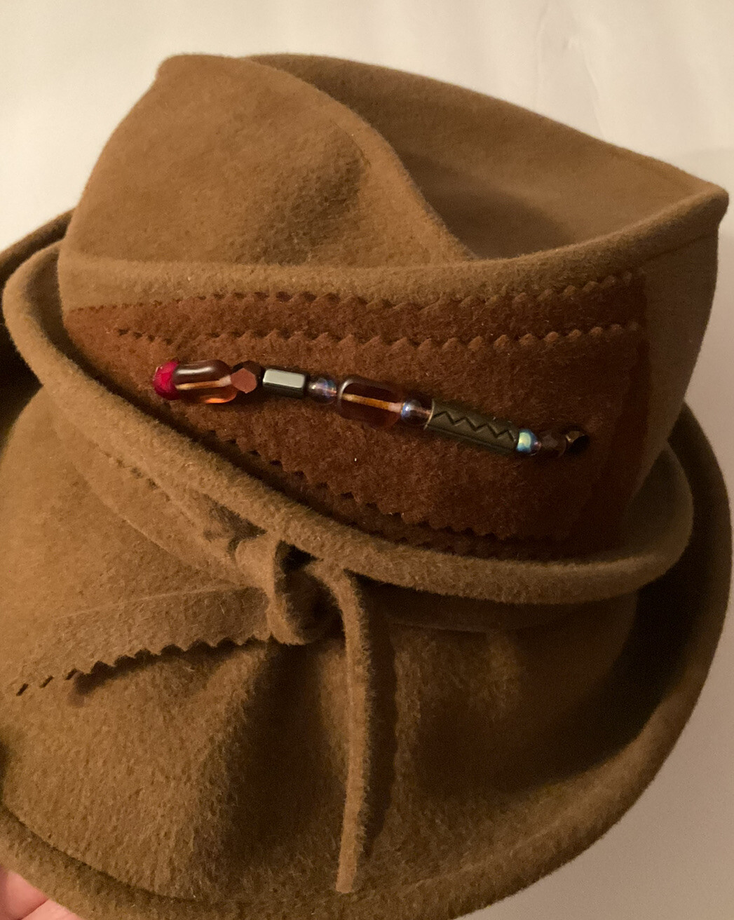 Hat Fedora style by Suzette Art Couture Wool EUC Taupe Tan Beaded