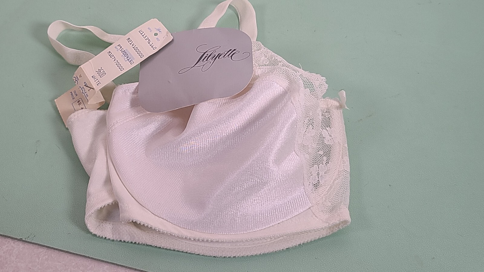 Vintage NEW NWT Lilyette Minimizer Bra 415 White 36DD