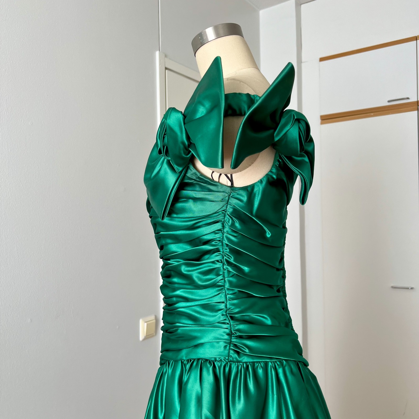 1980s JOHN CHARLES Green Off Shoulder Prom Gown Romantic Party Evening Dress