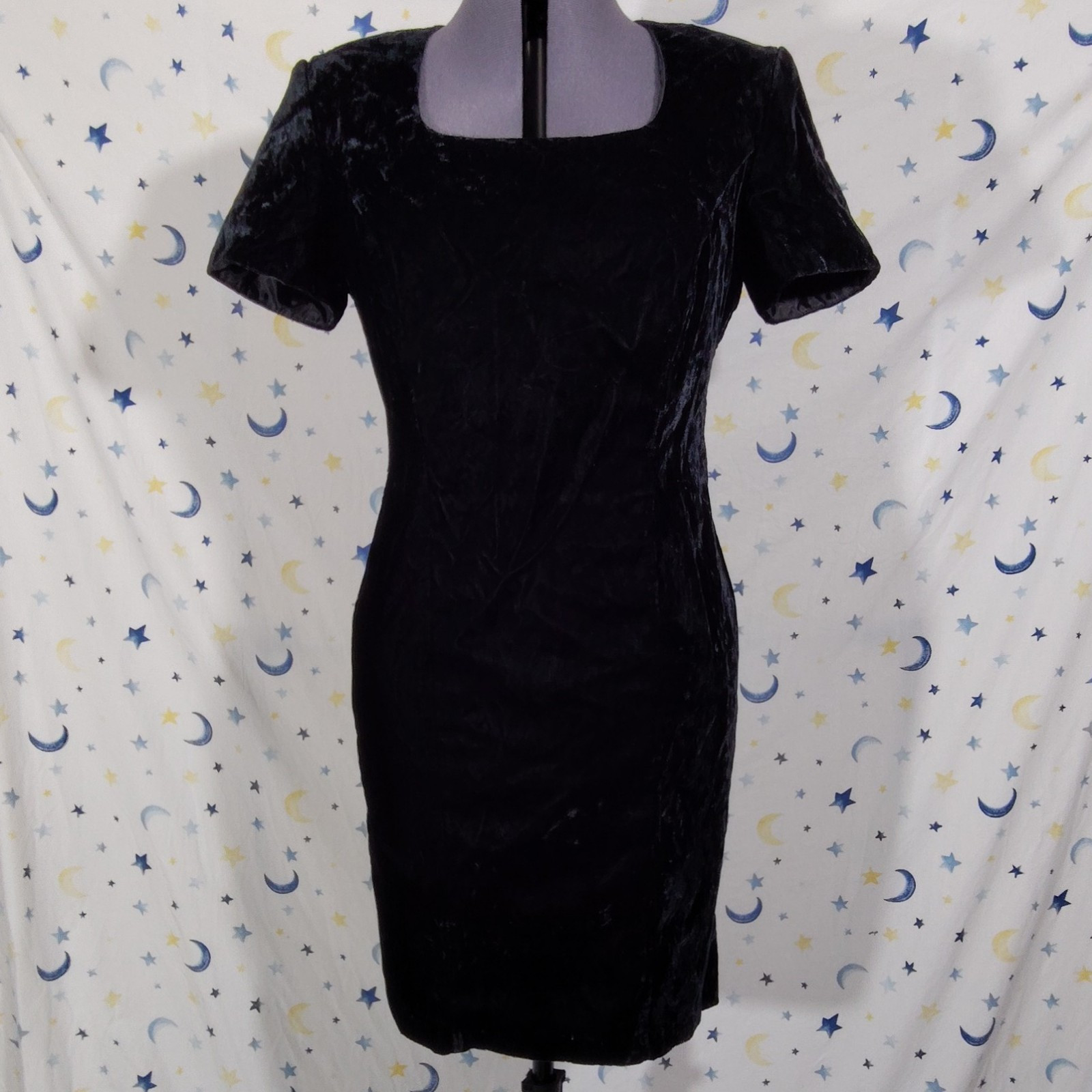 Vintage J.B.S. LTD. Black Crushed Velvet Short Sleeve Fitted Dress | Size 6