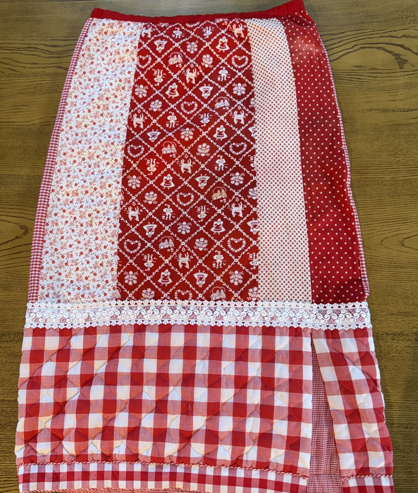 Darling Vintage Handmade Red White Folk Art Patchwork Quilted Skirt Maxi Sz XL
