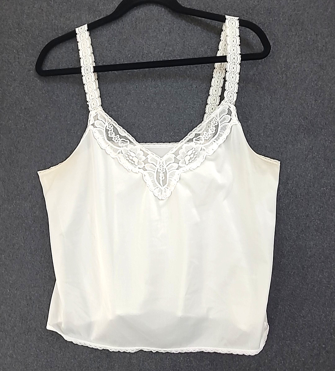 Vintage Vanity Fair Camisole Lace Sraps Neckline Sz 40 – 46