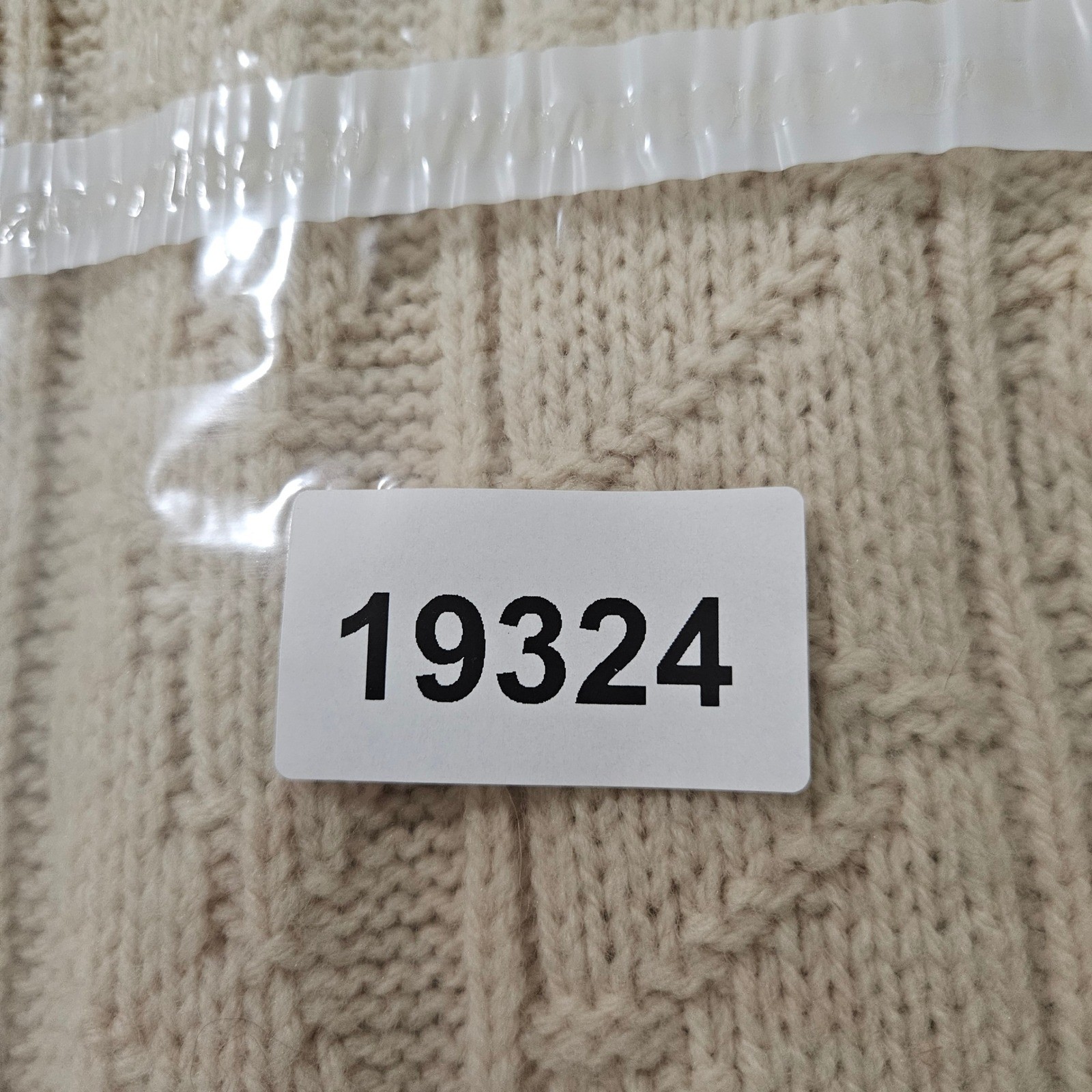 Vintage Lahmar Womens Cream Cable Knit Sweater Size Small Made in USA Ivory