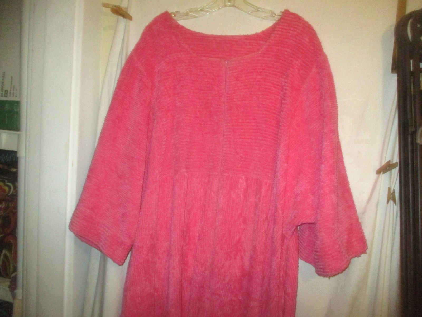 Vintage 70s Pink Cotton Chenille Zip Up Robe XL Knee Length Crowntuft