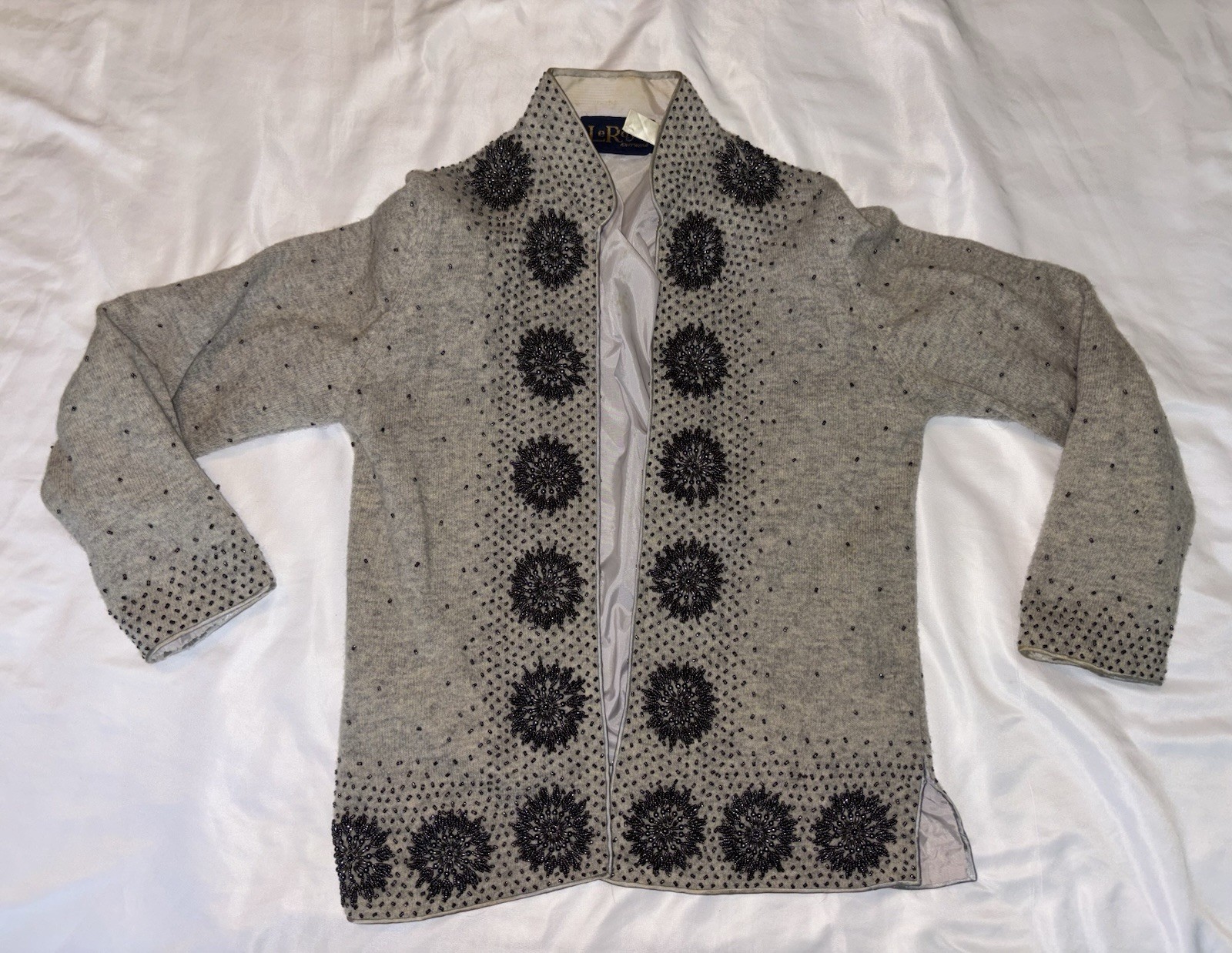 Vintage 1950s LeRoy Knitwear Beaded Floral Wool Cardigan Sweater Women’s S EUC