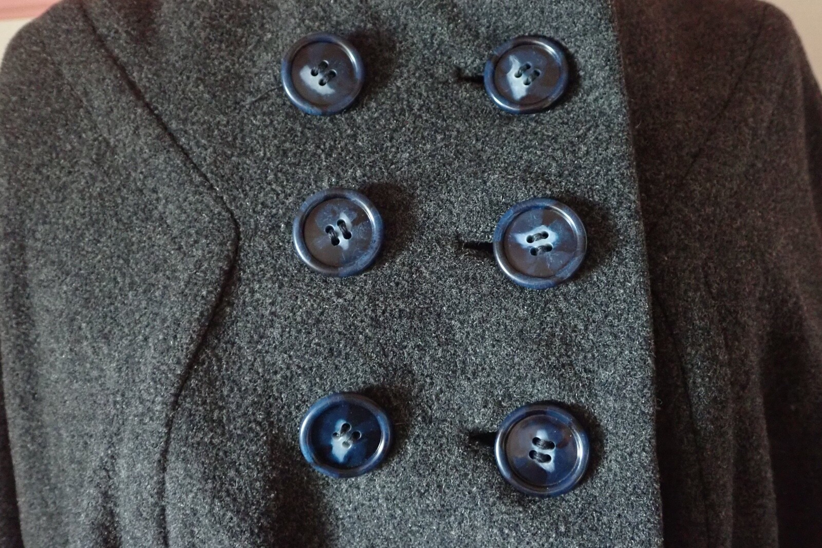 VTG COAT WOOL „GILLMAN” LABEL. GORGEOUS CUT/LOOK W’s SM-LG. SCANT MOTH DAMAGE