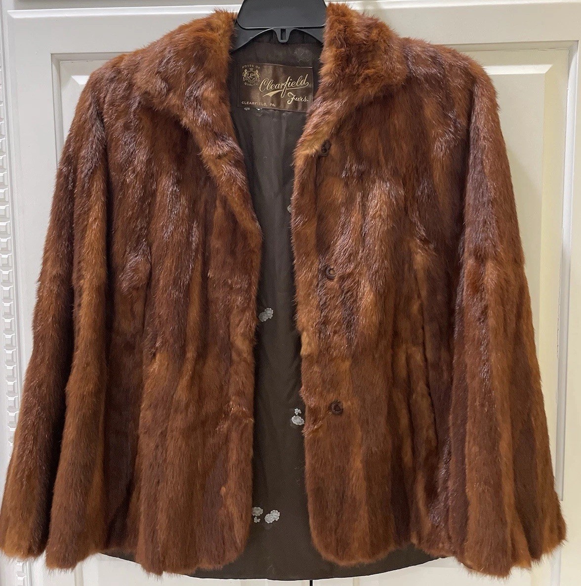Clearfield Furs Vintage Fur Cape Shawl Mink Excellent 23” Long 24” Across