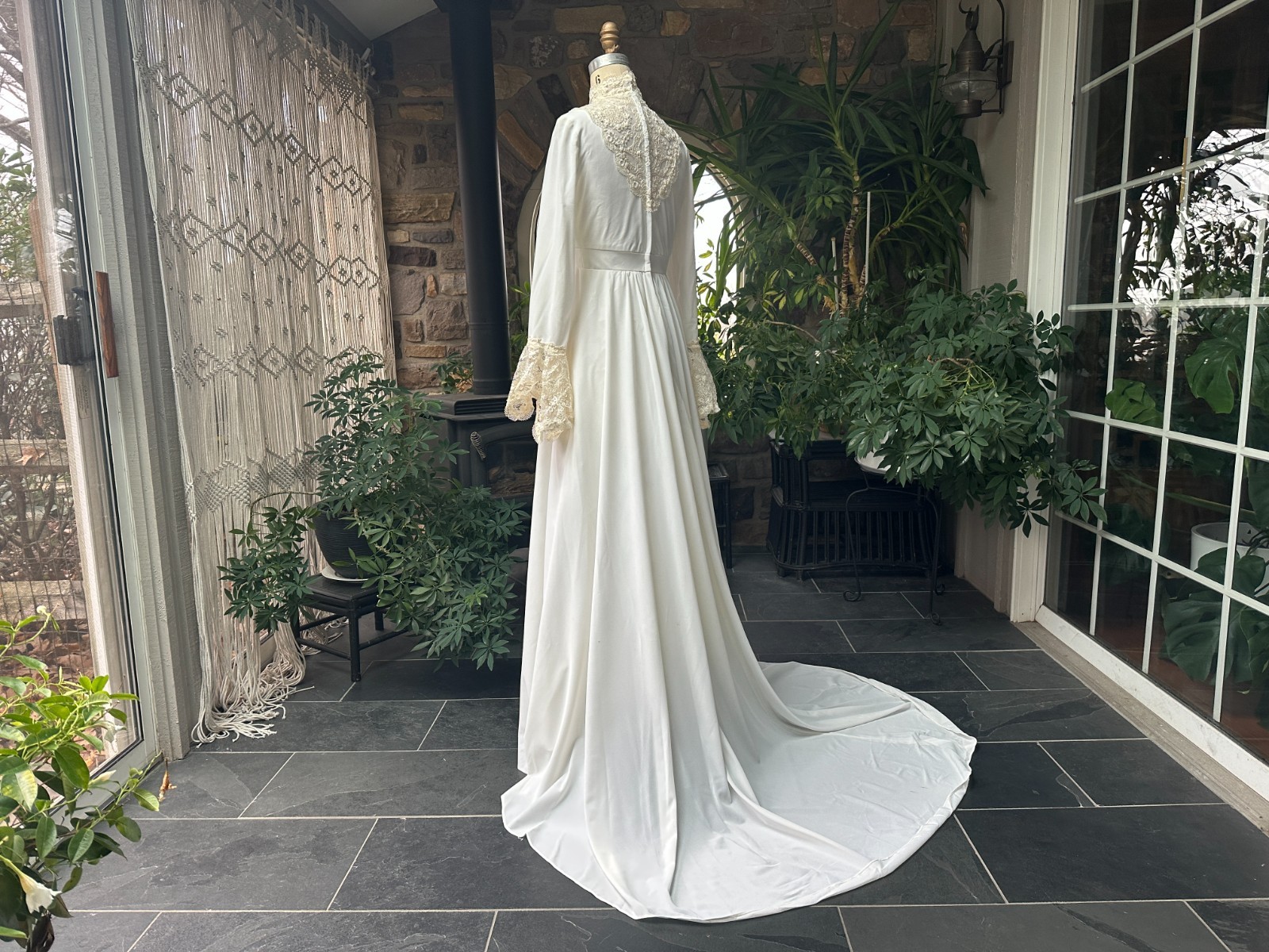 Vintage 1970s Romantic White Ivory Lace Bodice and Flounce Sleeve Wedding Dress