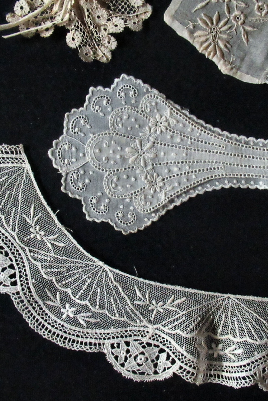8 Pc. Lot Vintage Lady’s Dress Accessories Lace Collars, Cuffs Etc.