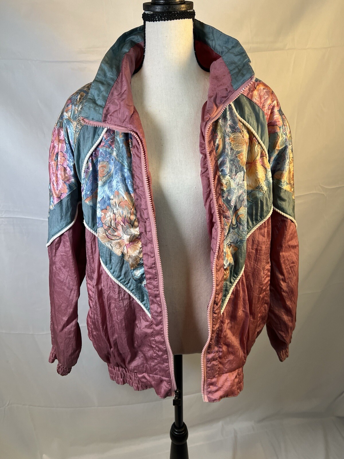Classic vintage 1980’s Women’s Track Suit Jacket Mauve Floral Size L . So Cool