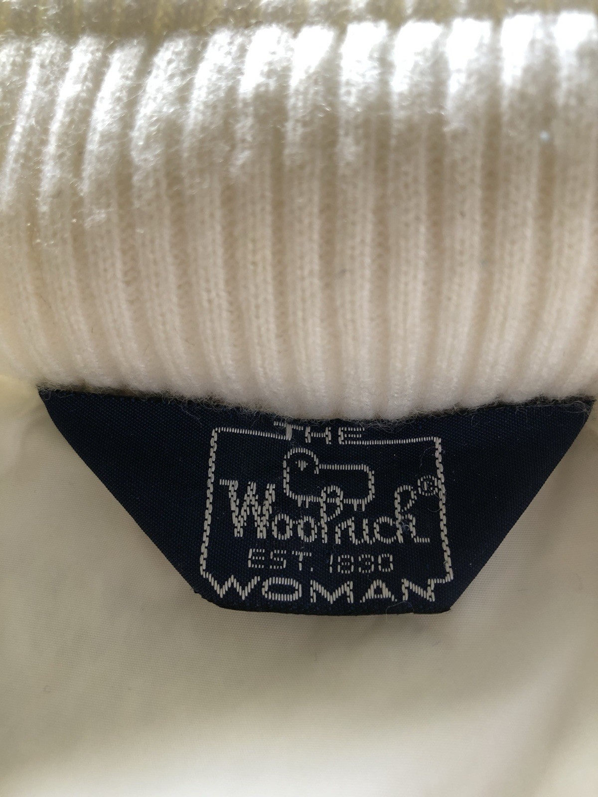 Women’s Vintage White Woolrich Windbreaker Jacket Hidden Hood Pockets 80’s Vibe