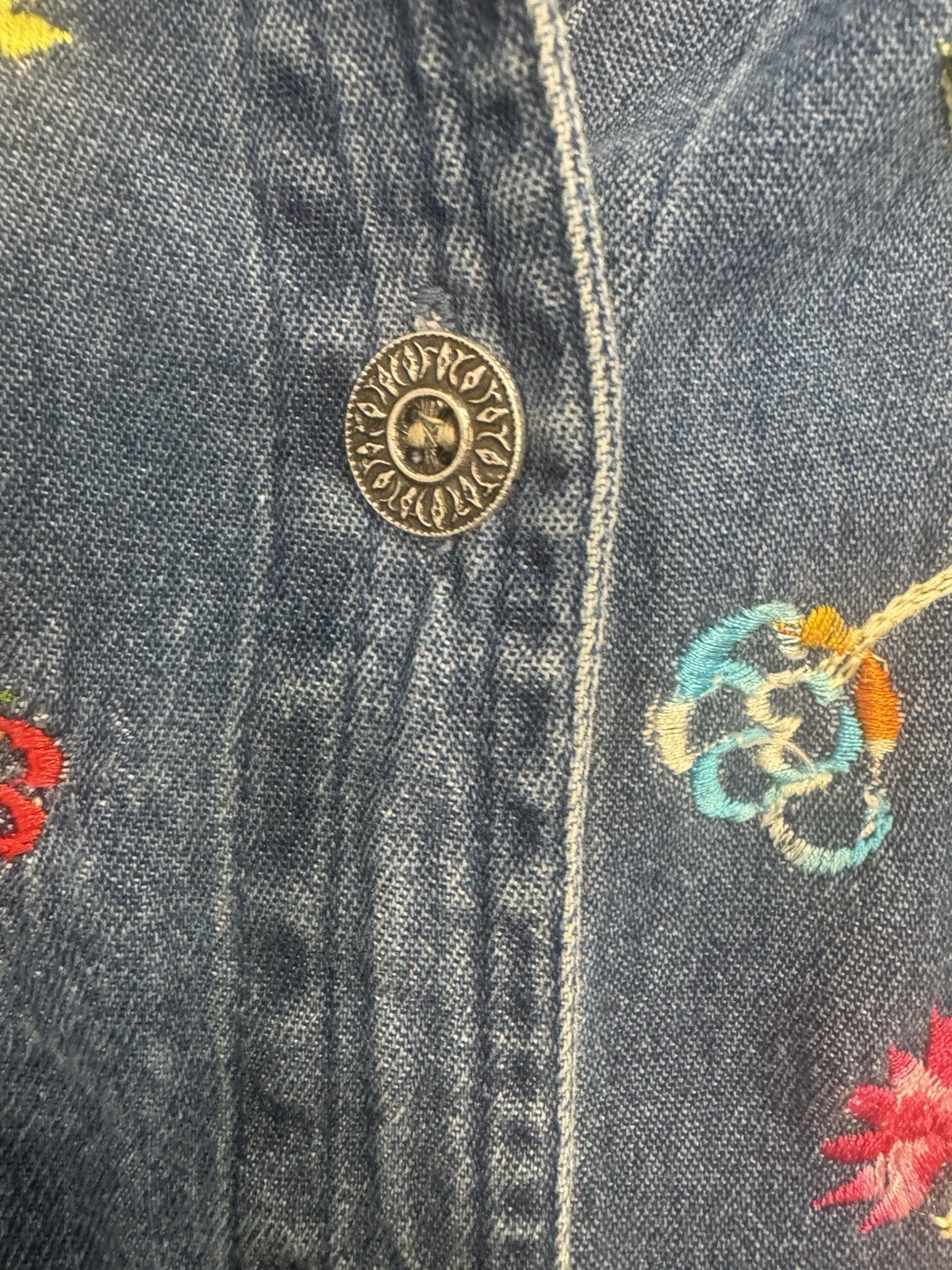 Vintage 90’s Denim Shirt Sleeveless Size M Floral Embroidery Cottage-Core Granny