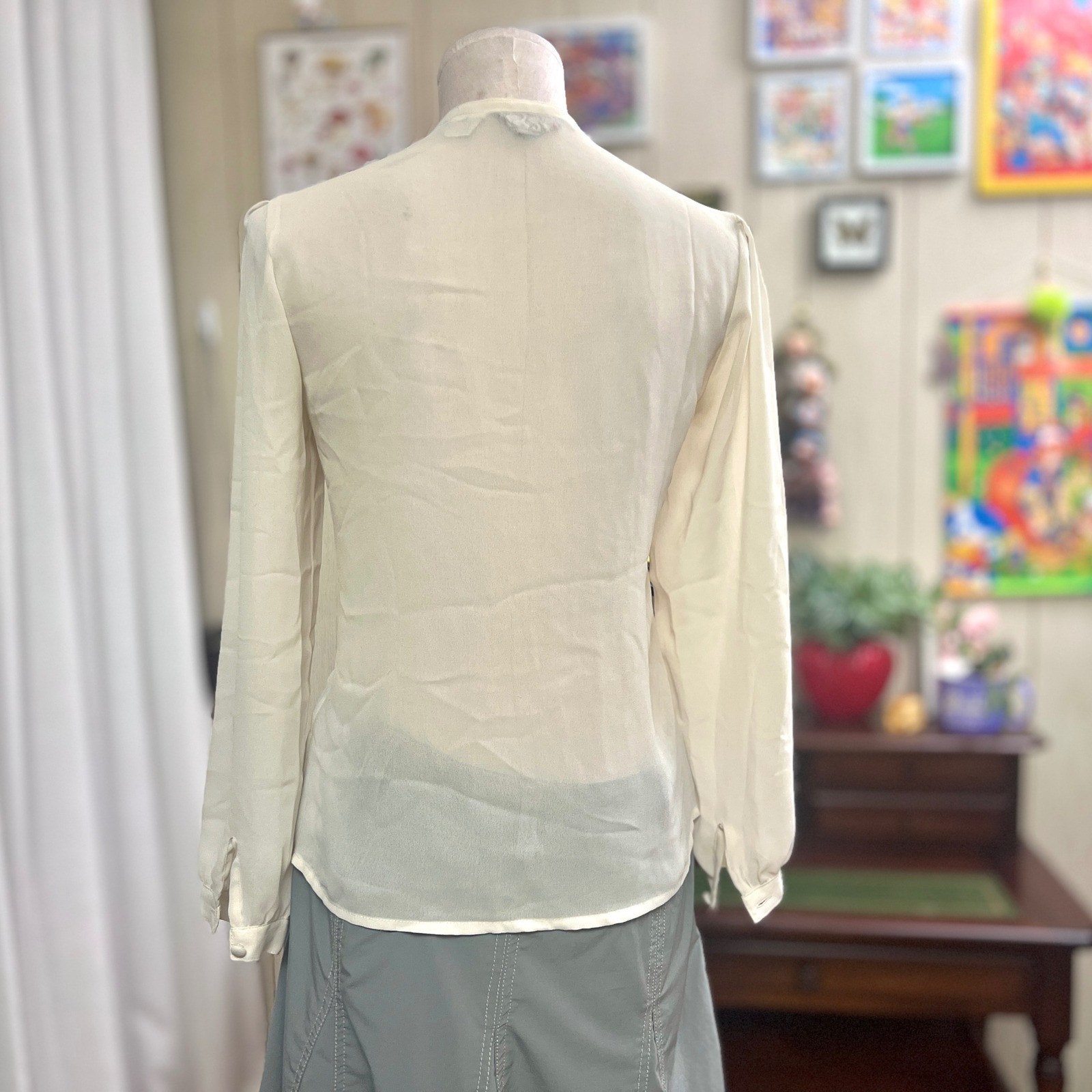 Vintage JR’s Cream Pleated Button Up Long Sleeve Blouse Size 9 Ivory Retro