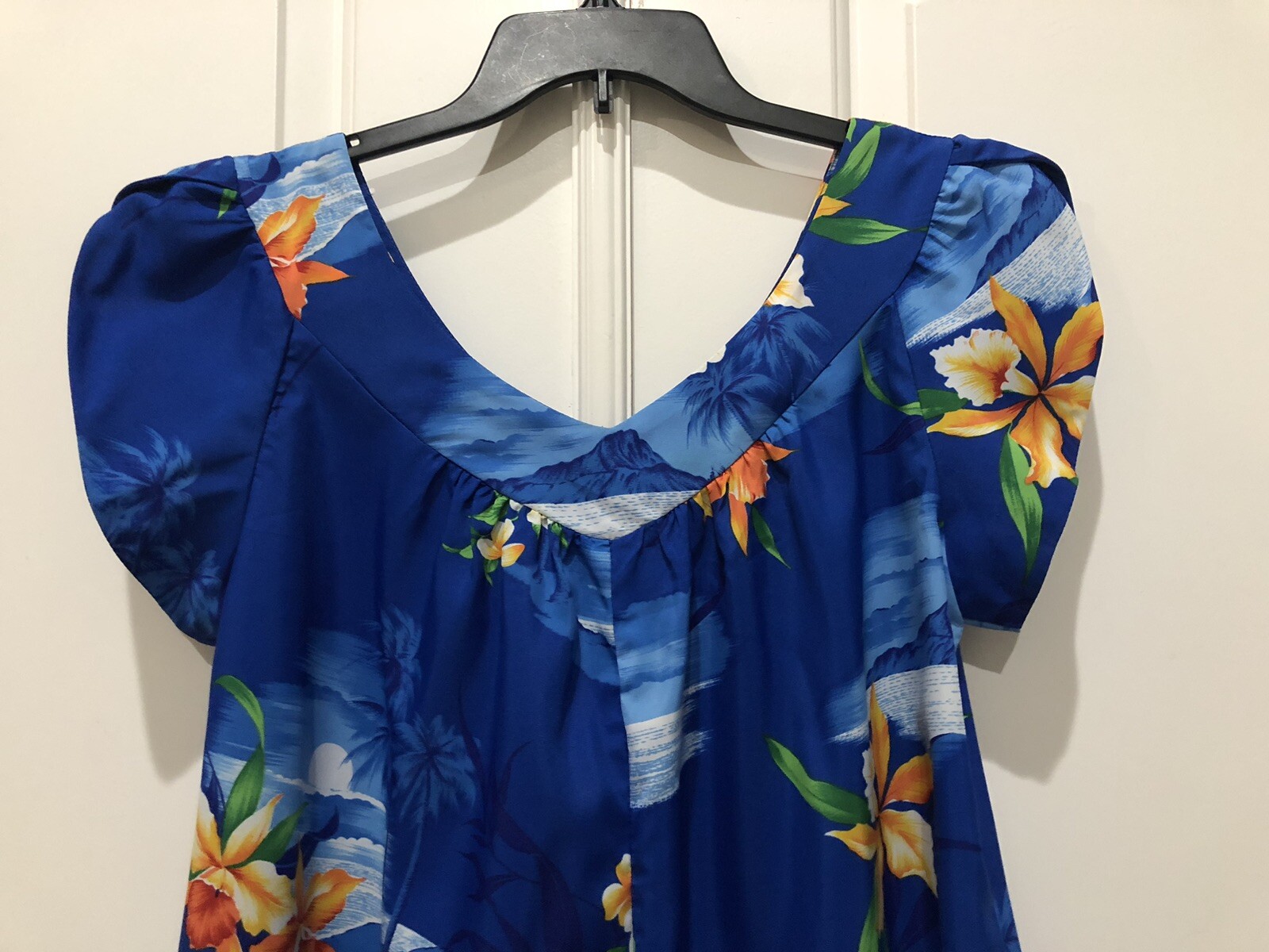 Sweethearts Hawaii Women’s Size 12 Blue V-Neck Tropical Patterns Muumuu Dress