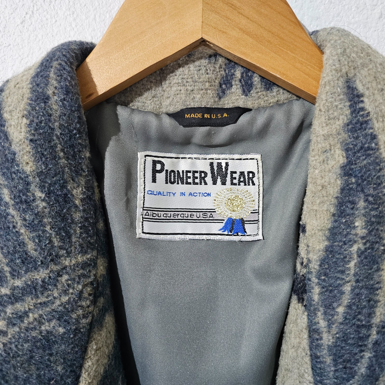 PIONEER WEAR Wool Vintage Coat Southwestern Native American Prints free size