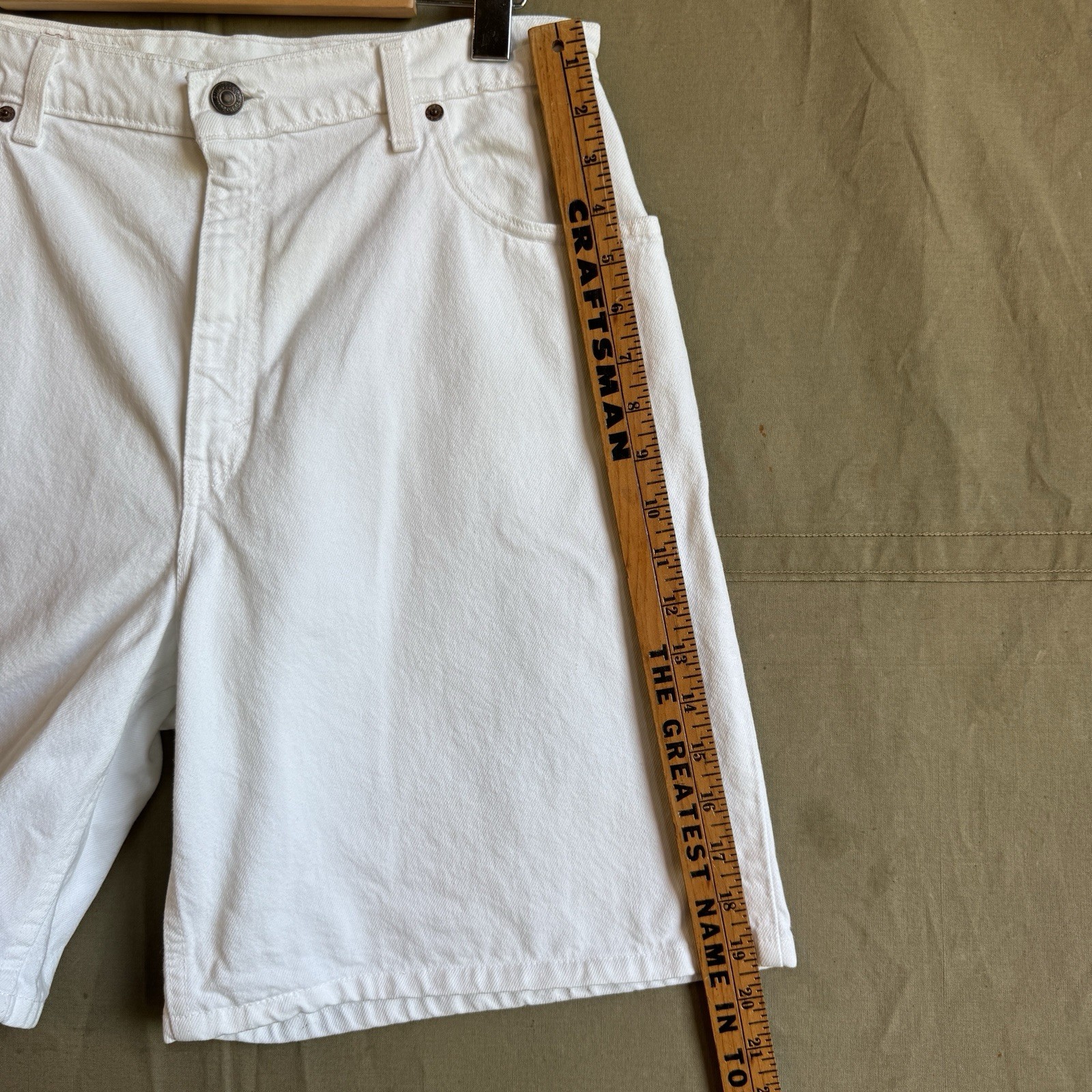Vintage Levi’s 551 White Denim Jean Jorts Shorts USA Sz 14 Measures 32 x 7