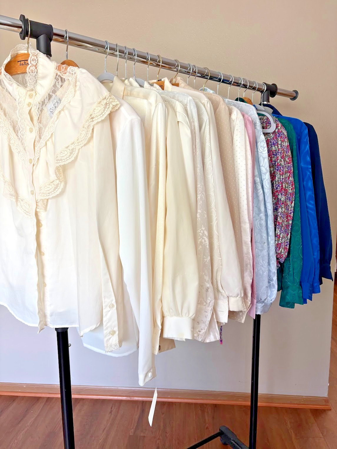 17pc lot Vintage 80’s90’s2000’s lace satin silk Blouse lot Various sizes
