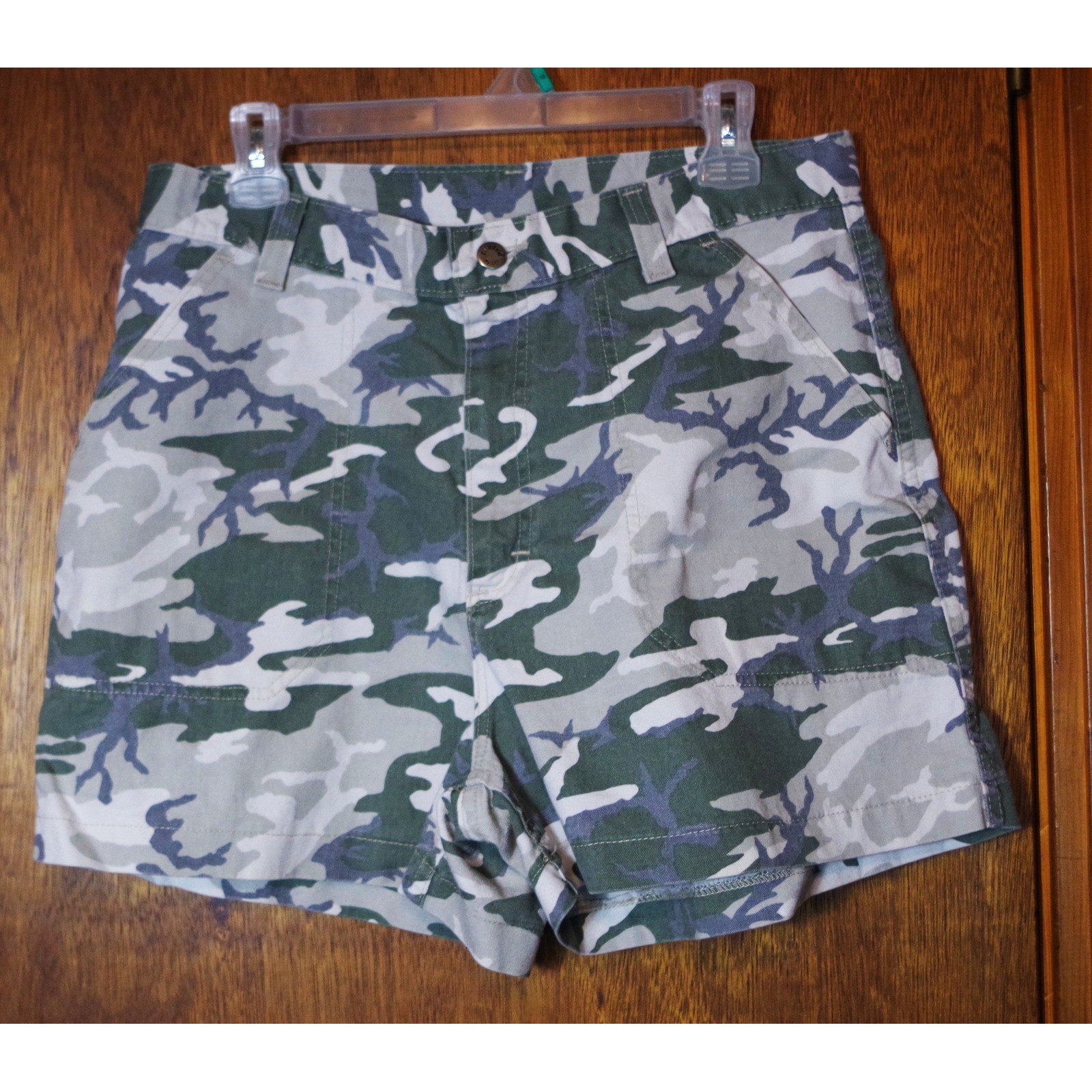 Riveted by Lee Vintage Camo Shorts Womens 14M Green Grey Camouflage Cotton USA