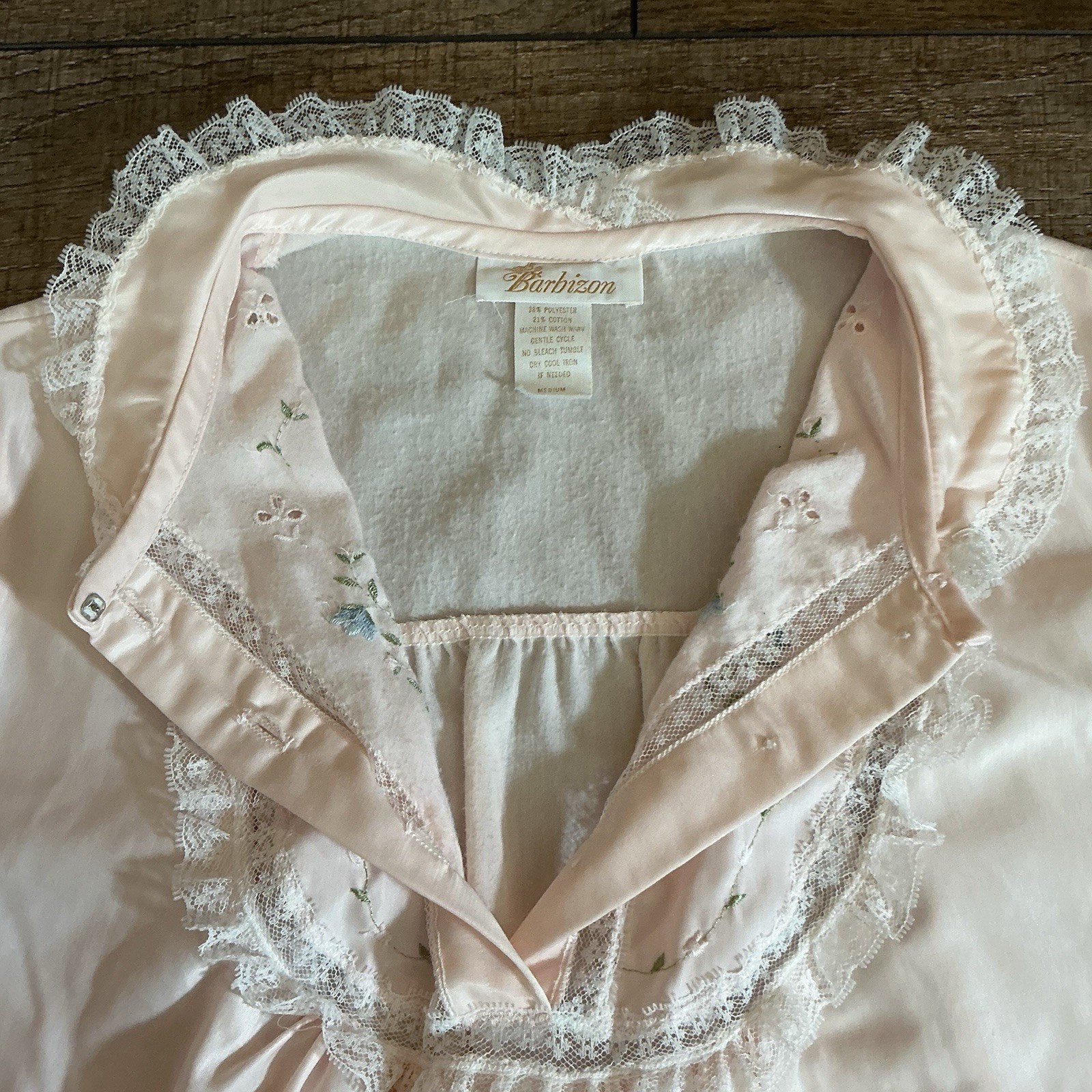 Size M – VINTAGE Barbizon Cuddleskin White Nightgown Long Sleeve Collared #23609