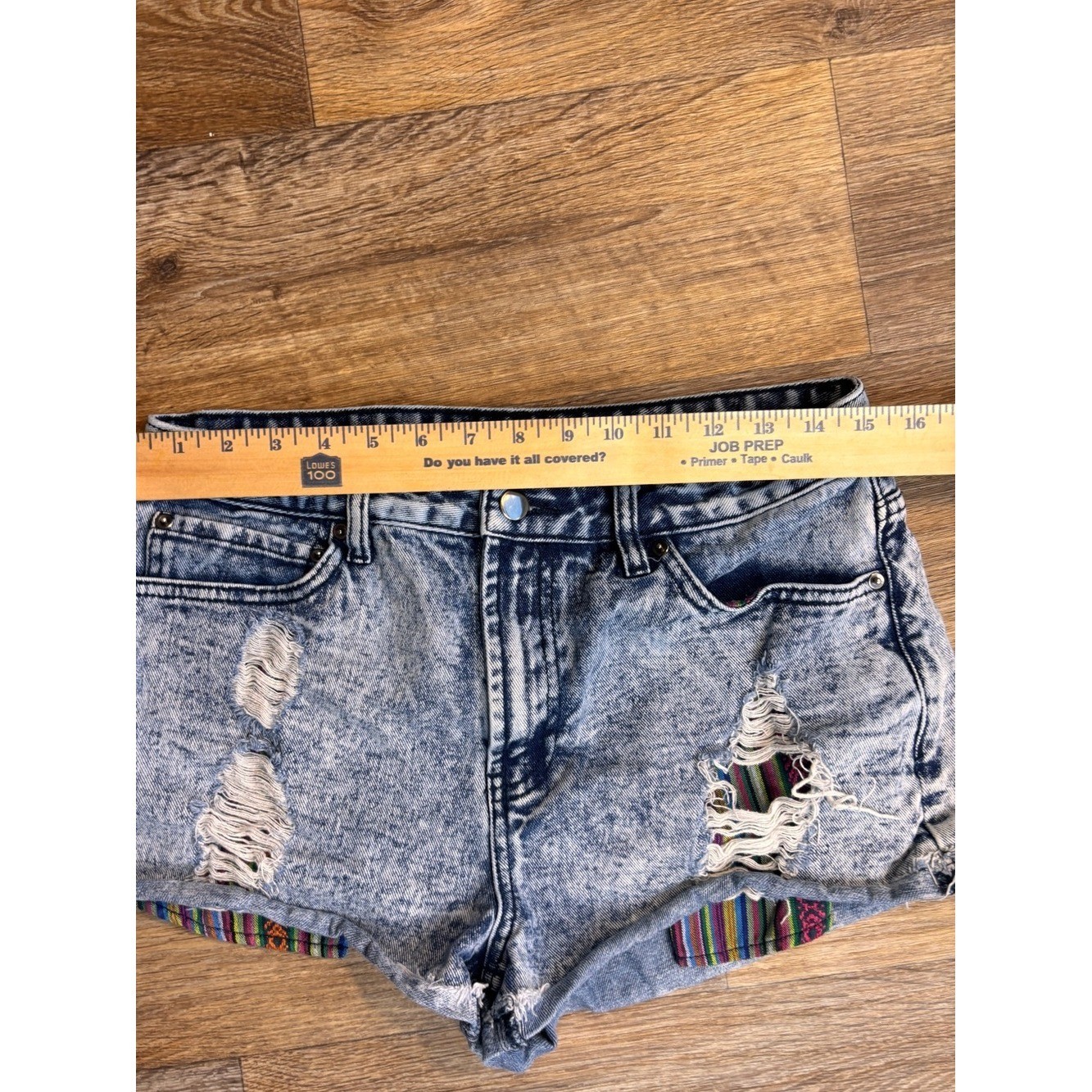 Forever 21 Acid Wash Blue Distressed Denim Shorts Size 30 Boho Tribal Pocket