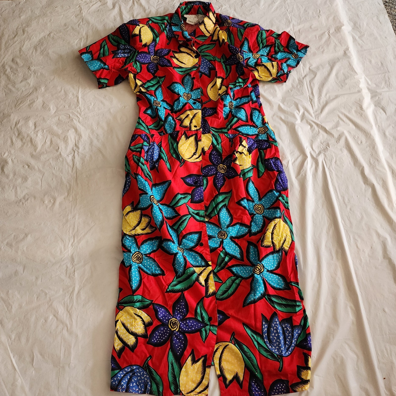 Neiman Marcus CFCF Dress Red Floral Short Sleeve Snap Closure Women 12 Vintage