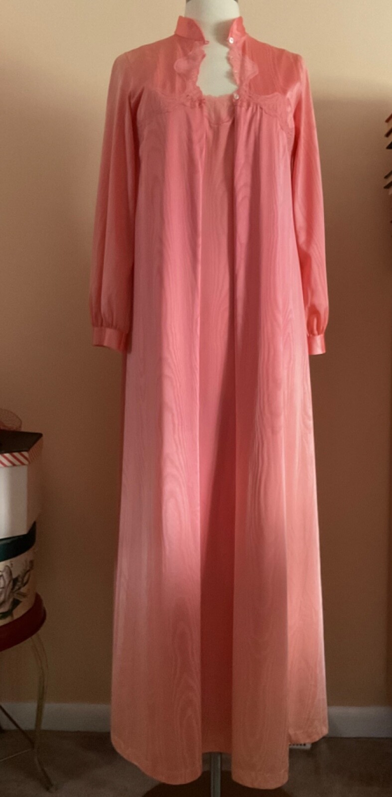 VTG UNBRANDED LONG NIGHTGOWN & PEIGNOIR NO LABELS ORANGE/CORAL SM OR XS STUNNING